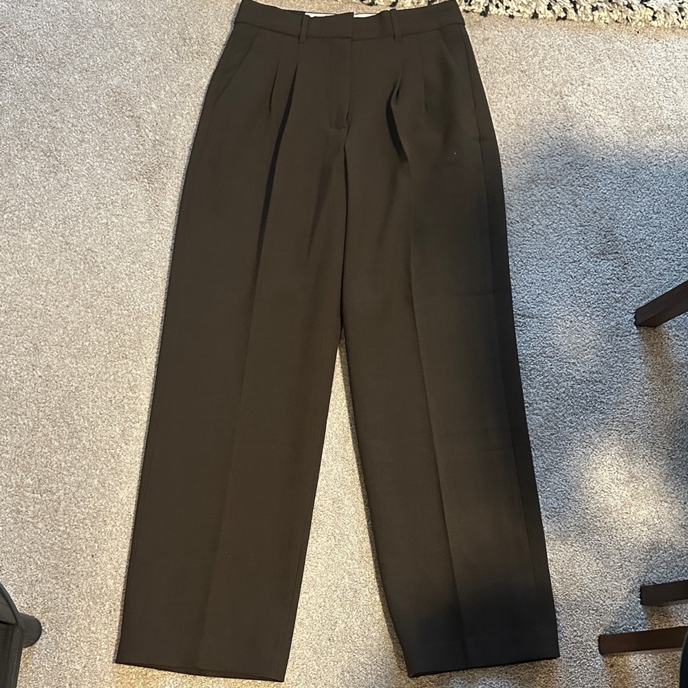 Aritzia Effortless Curve Fit (Re)ssential NWT